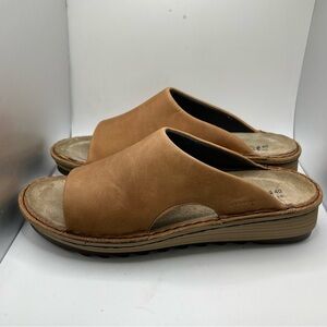 Women’s NAOT Ardisia Sandals Size 9 (40)